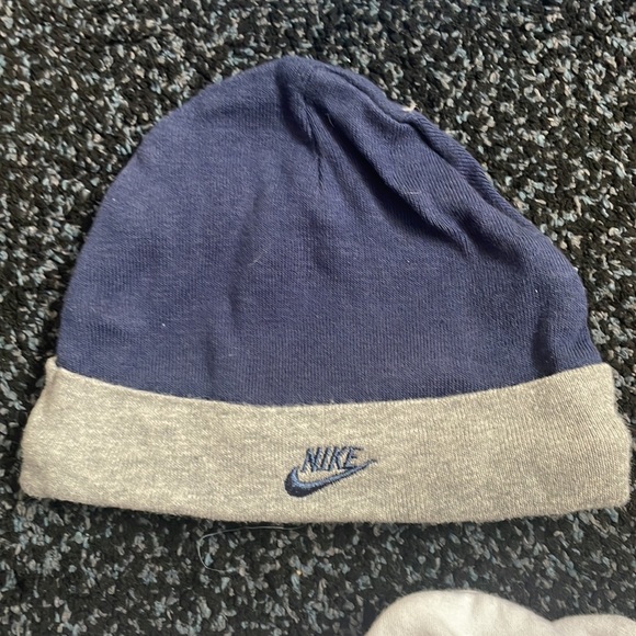 Baby hats and mittens 0-3m - Picture 2 of 8